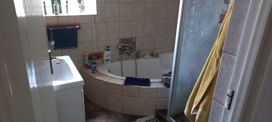 2 Bedroom Property for Sale in Paul Roux Free State